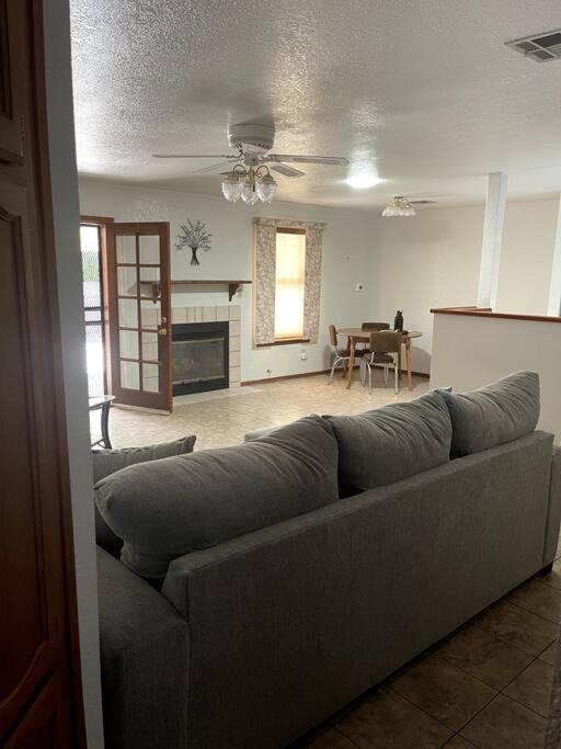 Townhouse, Two Car Garage, Fireplace Back Yard Las Cruces Extérieur photo