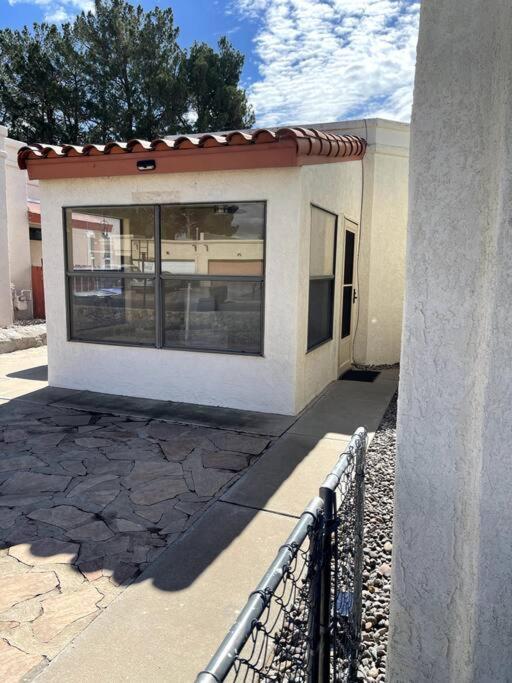 Townhouse, Two Car Garage, Fireplace Back Yard Las Cruces Extérieur photo